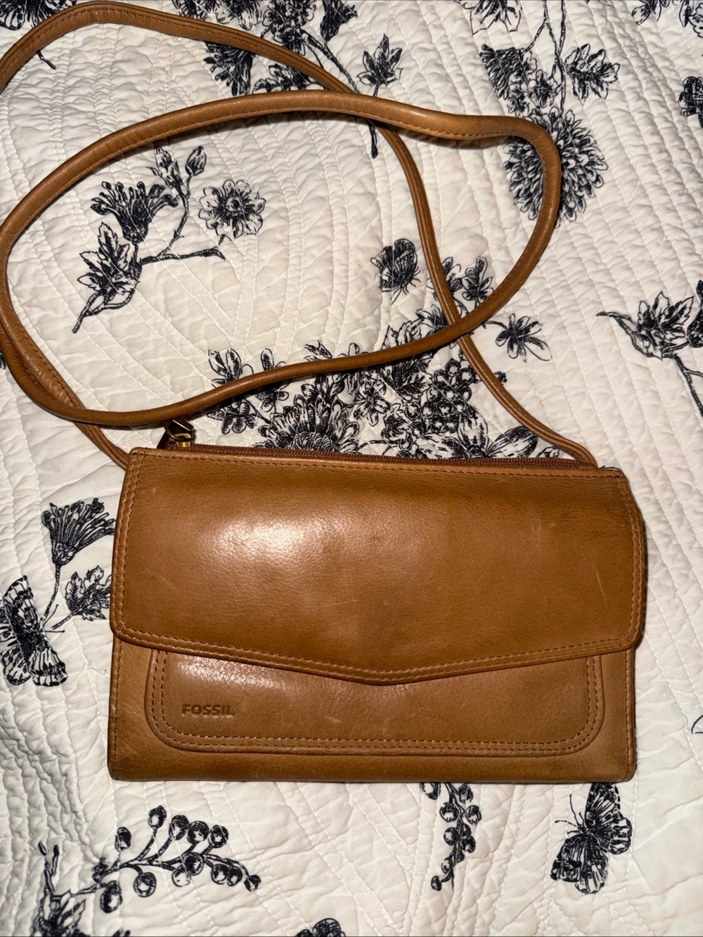 Fossil vintage crossbody purse/ wallet leather bag